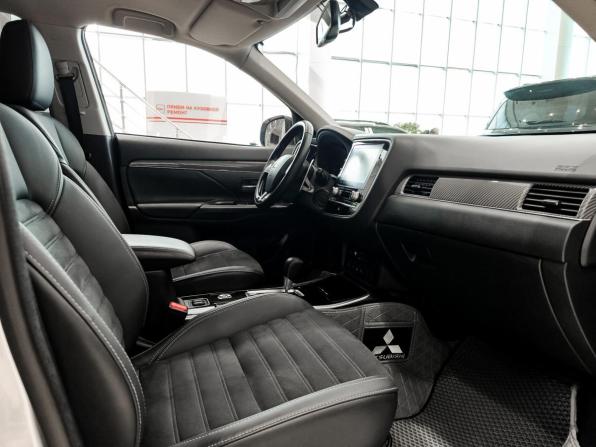 Mitsubishi Outlander III Рестайлинг 3 с пробегом 2021 года, цена 2 750 000 рублей, 65500 км, внедорожник, Автокод Объявления