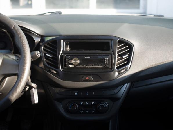 Lada (ВАЗ) Vesta I с пробегом 2019 года, цена 950 000 рублей, 57850 км, седан, Автокод Объявления