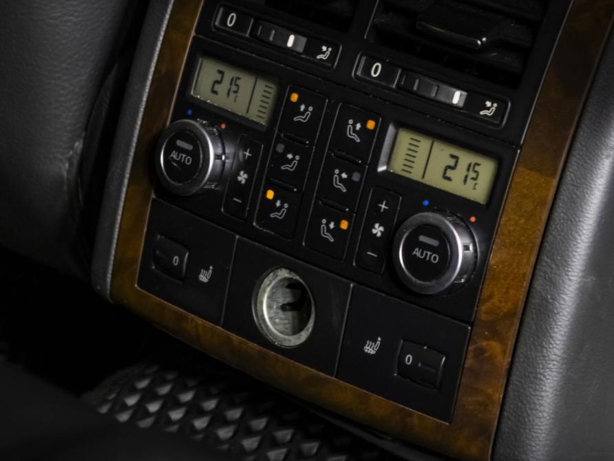 Volkswagen Touareg I Рестайлинг Москва  - изображение 16