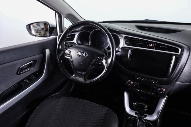 Kia Ceed II Рестайлинг с пробегом 2018 года, цена 1 569 000 рублей, 106393 км, универсал, Автокод Объявления