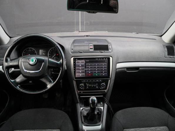 Skoda Octavia II (A5) Рестайлинг с пробегом 2011 года, цена 707 000 рублей, 216275 км, лифтбек, Автокод Объявления