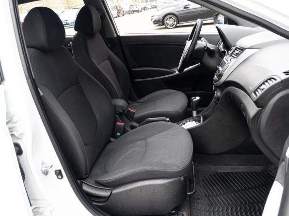 Hyundai Solaris I с пробегом 2012 года, цена 820 000 рублей, 226072 км, хэтчбек, Автокод Объявления