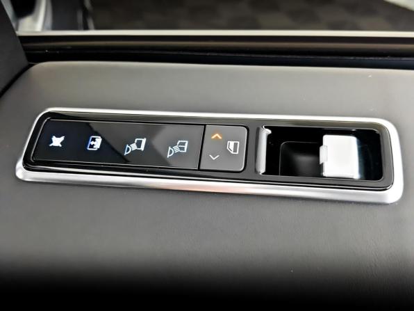 Land Rover Range Rover IV Рестайлинг с пробегом 2019 года, цена 6 512 100 рублей, 112000 км, внедорожник, Автокод Объявления