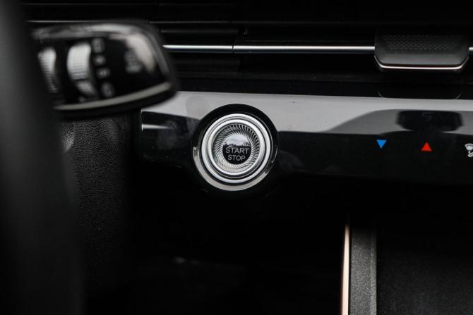Omoda C5 I Рестайлинг с пробегом 2024 года, цена 1 650 000 рублей, 32184 км, внедорожник, Автокод Объявления