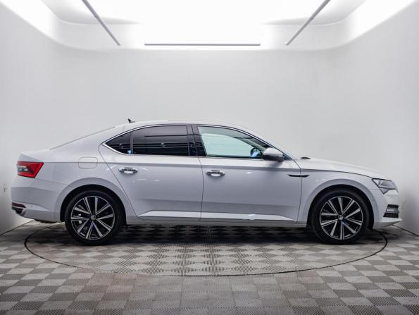 Skoda Superb III Рестайлинг с пробегом 2024 года, цена 3 475 000 рублей, 42968 км, лифтбек, Автокод Объявления