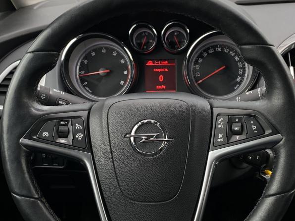 Opel Astra J Рестайлинг с пробегом 2013 года, цена 899 000 рублей, 144330 км, седан, Автокод Объявления