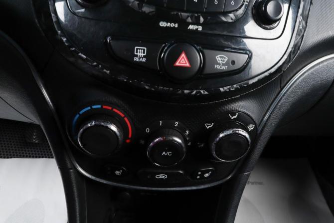 Hyundai Solaris I с пробегом 2011 года, цена 679 000 рублей, 175000 км, хэтчбек, Автокод Объявления
