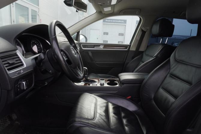 Volkswagen Touareg II Рестайлинг с пробегом 2015 года, цена 3 119 000 рублей, 129399 км, внедорожник, Автокод Объявления