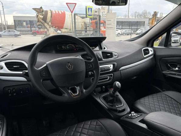 Renault Scenic III Рестайлинг 2 с пробегом 2013 года, цена 720 000 рублей, 460000 км, минивэн, Автокод Объявления