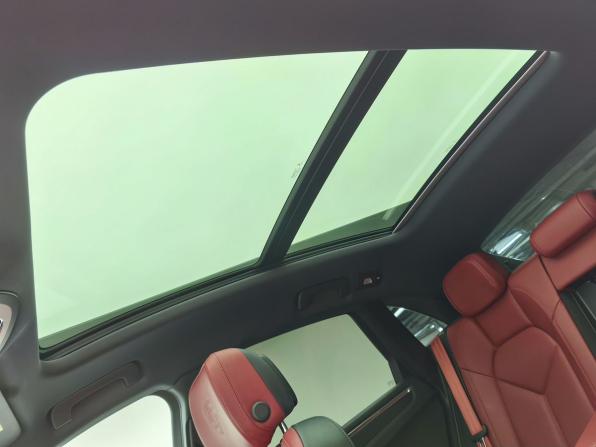 Porsche Macan I Рестайлинг 2 с пробегом 2022 года, цена 7 497 000 рублей, 26611 км, внедорожник, Автокод Объявления
