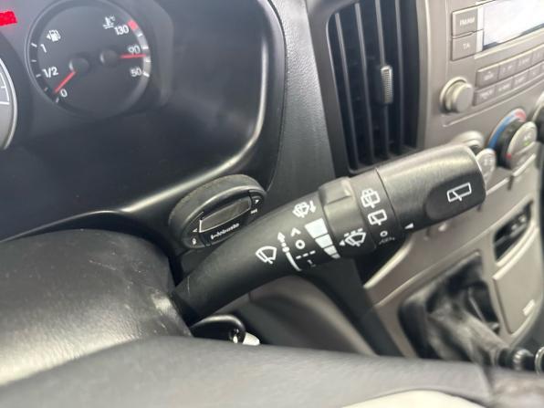 Hyundai H-1 II с пробегом 2012 года, цена 1 499 000 рублей, 223000 км, минивэн, Автокод Объявления