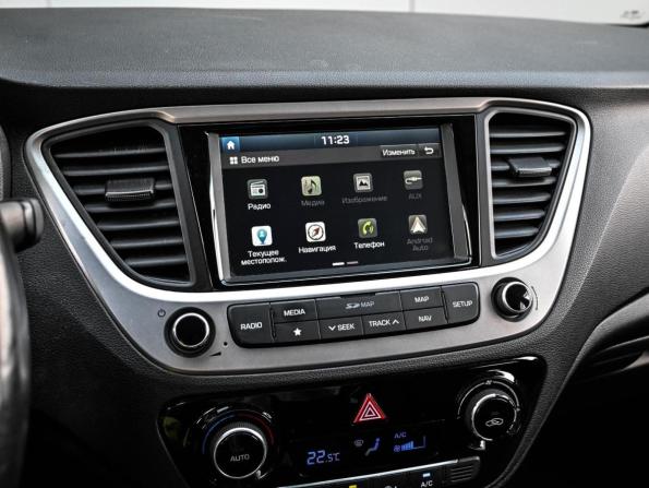 Hyundai Solaris II с пробегом 2017 года, цена 1 399 000 рублей, 85147 км, седан, Автокод Объявления