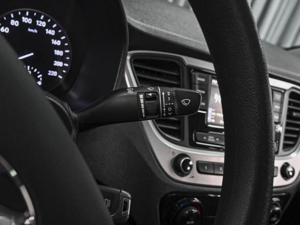 Hyundai Solaris II с пробегом 2018 года, цена 1 299 000 рублей, 127433 км, седан, Автокод Объявления