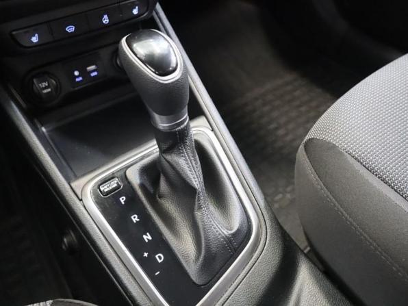 Hyundai Solaris II с пробегом 2017 года, цена 1 269 000 рублей, 99637 км, седан, Автокод Объявления