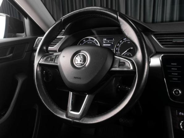 Skoda Superb III с пробегом 2018 года, цена 2 299 000 рублей, 232971 км, лифтбек, Автокод Объявления