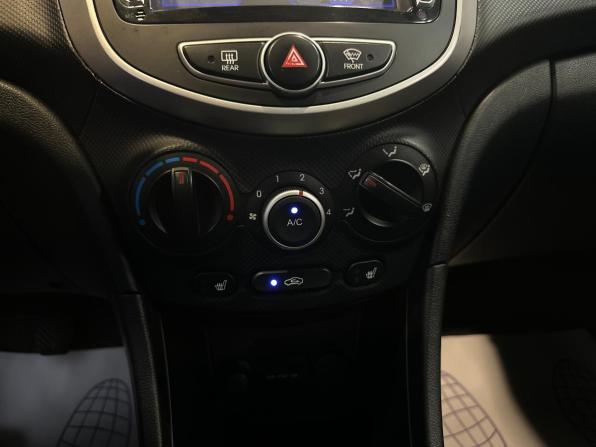 Hyundai Solaris I с пробегом 2013 года, цена 740 000 рублей, 175900 км, хэтчбек, Автокод Объявления