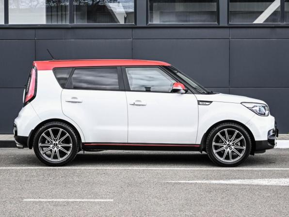 Kia Soul II Рестайлинг с пробегом 2017 года, цена 1 699 000 рублей, 93020 км, хэтчбек, Автокод Объявления