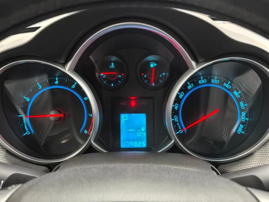 Chevrolet Cruze I Санкт-Петербург  - изображение 12