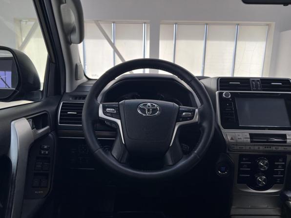 Toyota Land Cruiser Prado 150 Series Рестайлинг 2 с пробегом 2017 года, цена 4 300 000 рублей, 281170 км, внедорожник, Автокод Объявления