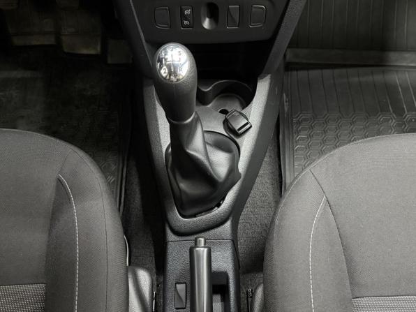 Renault Sandero II Рестайлинг с пробегом 2019 года, цена 930 000 рублей, 168636 км, хэтчбек, Автокод Объявления
