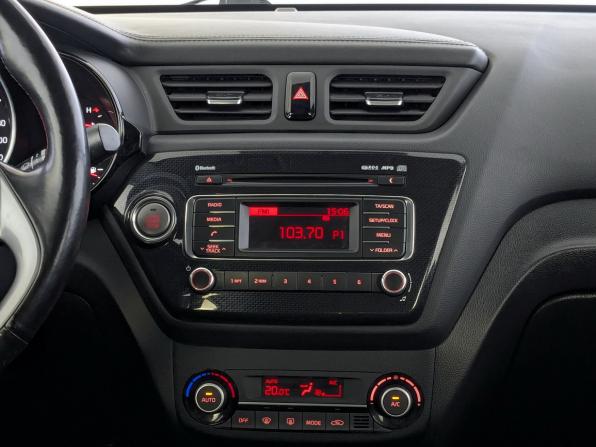 Kia Rio III Рестайлинг с пробегом 2017 года, цена 1 250 000 рублей, 93900 км, хэтчбек, Автокод Объявления