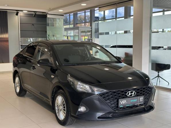 Hyundai Solaris II Рестайлинг с пробегом 2020 года, цена 1 597 000 рублей, 121065 км, седан, Автокод Объявления
