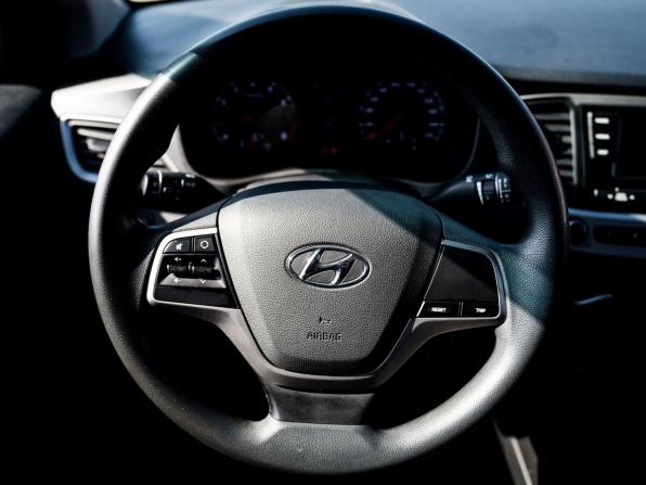 Hyundai Solaris II с пробегом 2018 года, цена 1 350 000 рублей, 140000 км, седан, Автокод Объявления