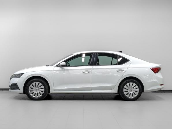 Skoda Octavia IV (A8) с пробегом 2021 года, цена 2 335 000 рублей, 74575 км, лифтбек, Автокод Объявления