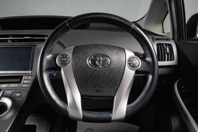Toyota Prius III Рестайлинг (XW30) с пробегом 2015 года, цена 1 519 000 рублей, 150611 км, лифтбек, Автокод Объявления