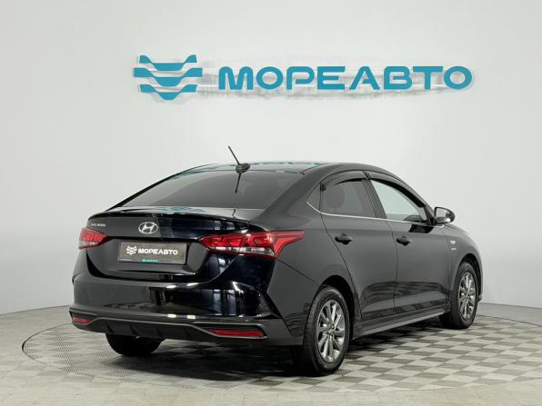Hyundai Solaris II Рестайлинг с пробегом 2022 года, цена 2 280 000 рублей, 20990 км, седан, Автокод Объявления