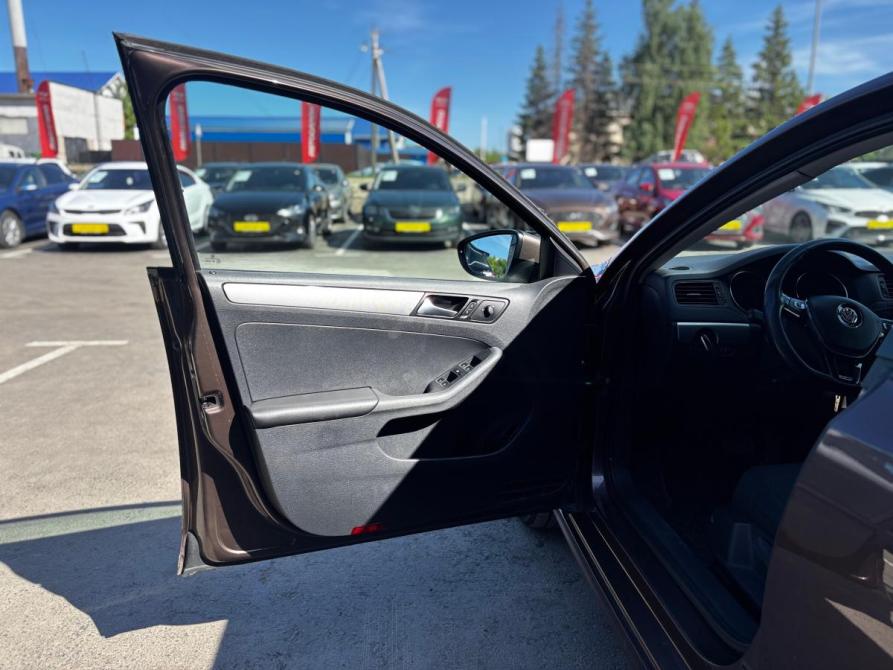 Volkswagen Jetta VI Рестайлинг Альметьевск  - изображение 10