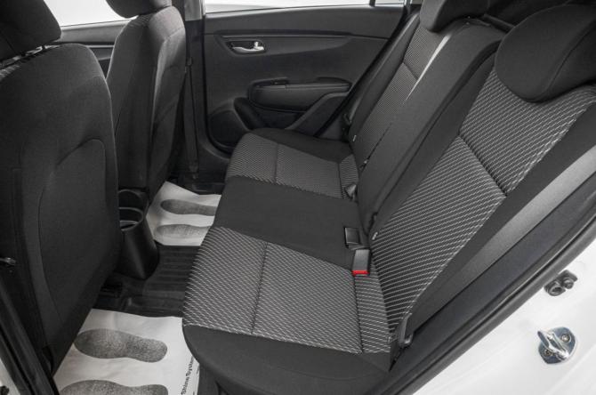Kia Rio IV Рестайлинг с пробегом 2018 года, цена 1 549 000 рублей, 86000 км, хэтчбек, Автокод Объявления