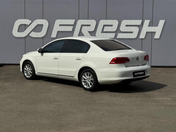 Volkswagen Passat B7 с пробегом 2011 года, цена 779 000 рублей, 352764 км, седан, Автокод Объявления