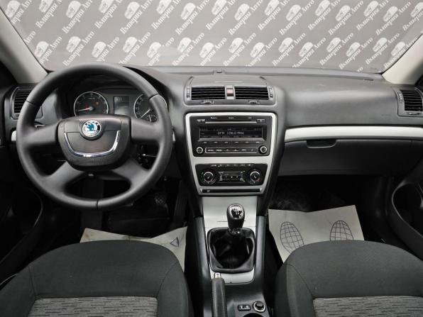 Skoda Octavia II (A5) Рестайлинг с пробегом 2012 года, цена 720 000 рублей, 228000 км, лифтбек, Автокод Объявления