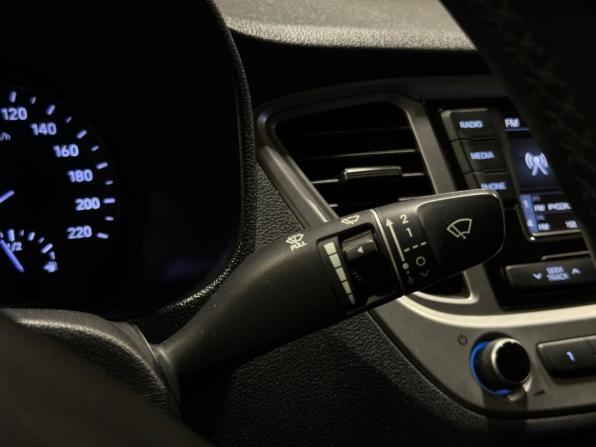 Hyundai Solaris II с пробегом 2019 года, цена 1 395 000 рублей, 72493 км, седан, Автокод Объявления