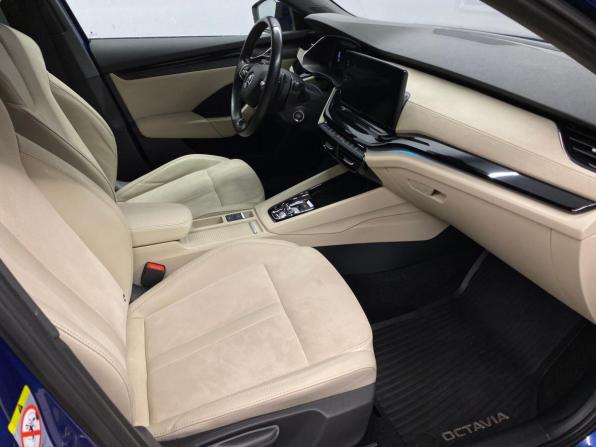 Skoda Octavia IV (A8) с пробегом 2021 года, цена 2 252 000 рублей, 160661 км, лифтбек, Автокод Объявления