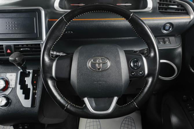 Toyota Sienta II Рестайлинг с пробегом 2019 года, цена 1 679 000 рублей, 78317 км, компактвэн, Автокод Объявления