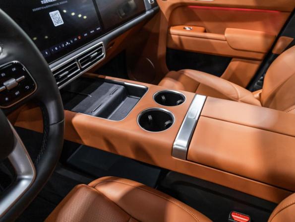 Li Auto (Lixiang) L9 I с пробегом 2023 года, цена 6 999 700 рублей, 20275 км, внедорожник, Автокод Объявления