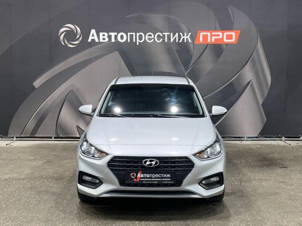 Hyundai Solaris II с пробегом 2018 года, цена 1 225 000 рублей, 65549 км, седан, Автокод Объявления