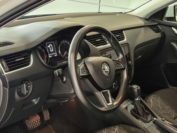 Skoda Octavia III (A7) Рестайлинг с пробегом 2018 года, цена 1 985 000 рублей, 88251 км, лифтбек, Автокод Объявления