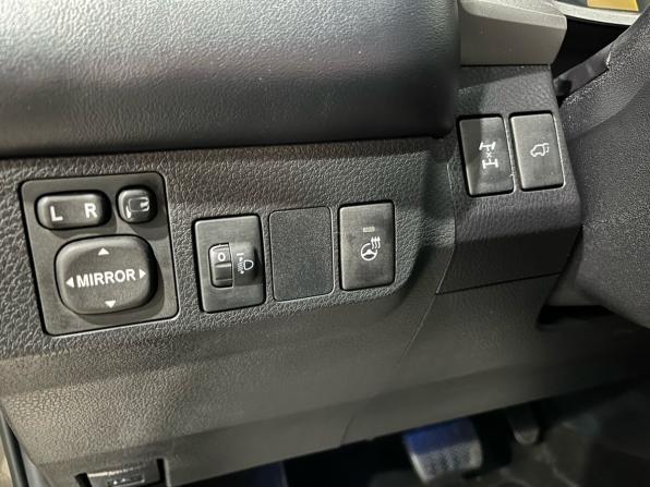 Toyota RAV4 IV (XA40) Рестайлинг с пробегом 2017 года, цена 2 050 000 рублей, 123640 км, внедорожник, Автокод Объявления