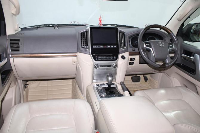 Toyota Land Cruiser 200 Series Рестайлинг 2 с пробегом 2019 года, цена 8 100 000 рублей, 134125 км, внедорожник, Автокод Объявления