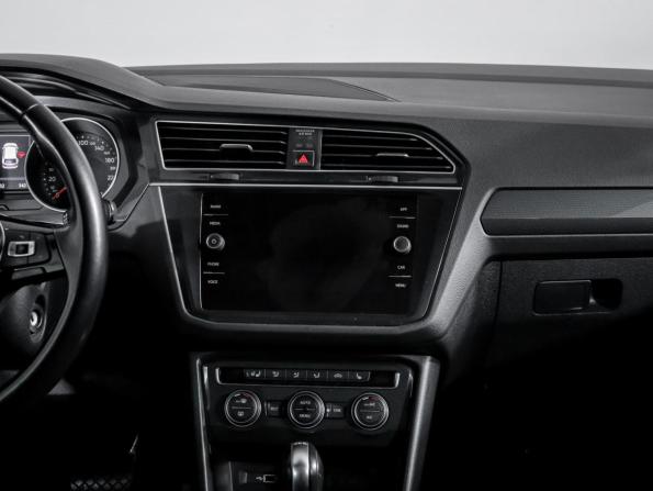 Volkswagen Tiguan II с пробегом 2018 года, цена 2 300 000 рублей, 129558 км, внедорожник, Автокод Объявления