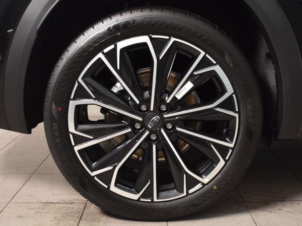 Geely Monjaro I Рестайлинг 2 с пробегом 2026 года, цена 4 030 995 рублей, 17 км, внедорожник, Автокод Объявления