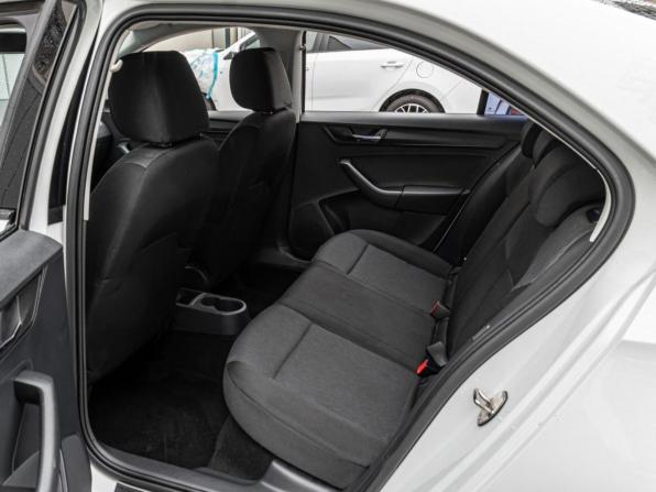 Skoda Rapid I Рестайлинг с пробегом 2018 года, цена 1 040 000 рублей, 190725 км, лифтбек, Автокод Объявления