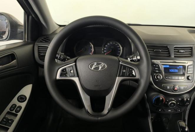 Hyundai Solaris I Рестайлинг с пробегом 2015 года, цена 940 000 рублей, 170470 км, седан, Автокод Объявления