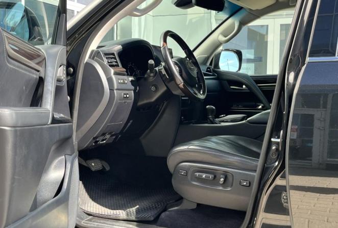 Lexus LX III Рестайлинг 2 с пробегом 2017 года, цена 6 950 000 рублей, 125736 км, внедорожник, Автокод Объявления