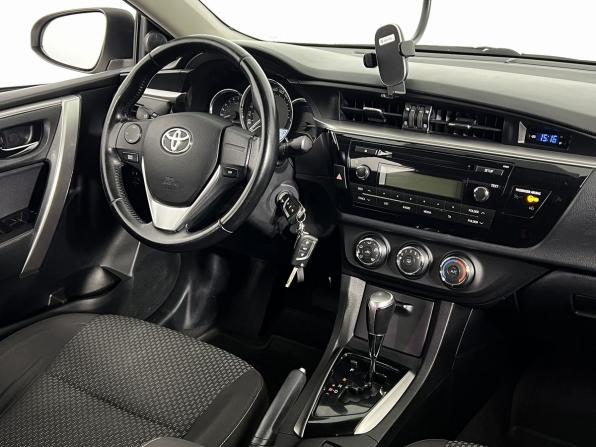 Toyota Corolla XI (E160 E170 E180) с пробегом 2013 года, цена 1 250 000 рублей, 208000 км, седан, Автокод Объявления