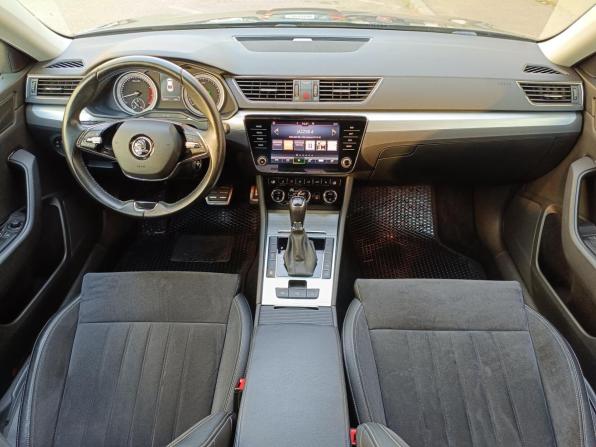 Skoda Superb III Рестайлинг с пробегом 2021 года, цена 2 419 000 рублей, 139031 км, лифтбек, Автокод Объявления