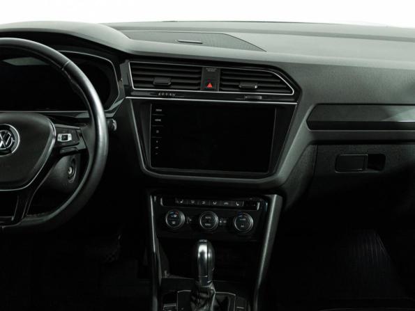 Volkswagen Tiguan II с пробегом 2018 года, цена 2 489 000 рублей, 103829 км, внедорожник, Автокод Объявления
